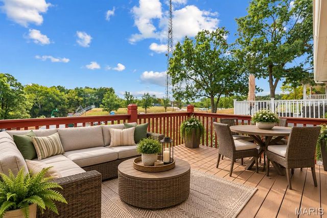 200 Meadowview Drive, Warrenton, MO 63383