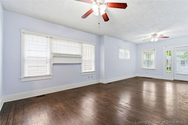 1012 E Court Avenue, Jeffersonville, IN 47130