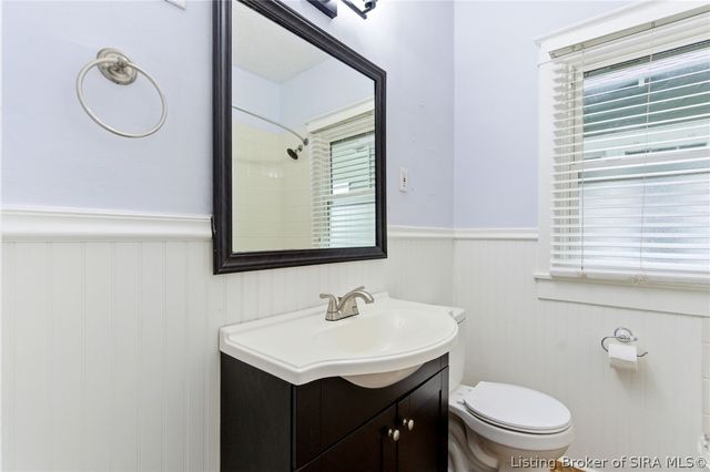 1012 E Court Avenue, Jeffersonville, IN 47130