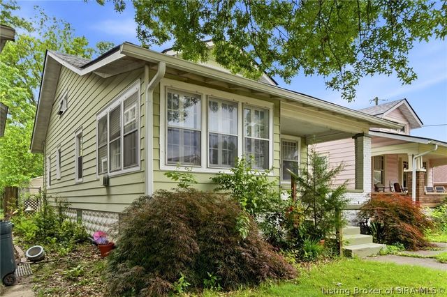1012 E Court Avenue, Jeffersonville, IN 47130