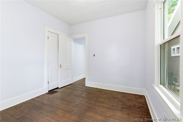 1012 E Court Avenue, Jeffersonville, IN 47130
