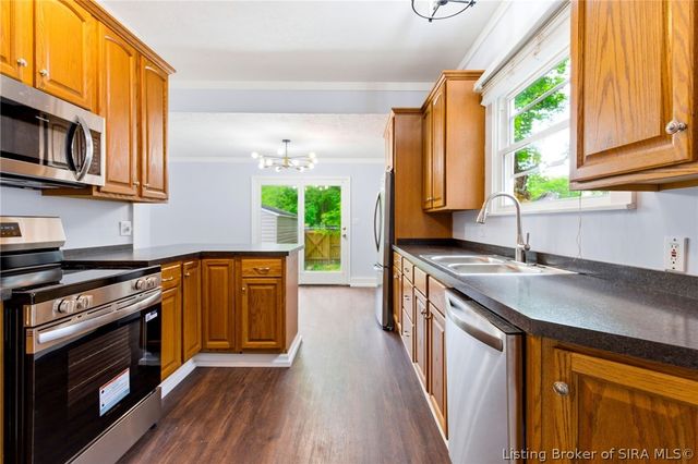 1012 E Court Avenue, Jeffersonville, IN 47130