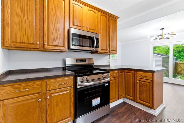 1012 E Court Avenue, Jeffersonville, IN 47130