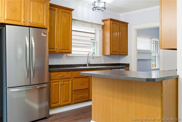 1012 E Court Avenue, Jeffersonville, IN 47130