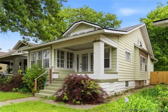 1012 E Court Avenue, Jeffersonville, IN 47130
