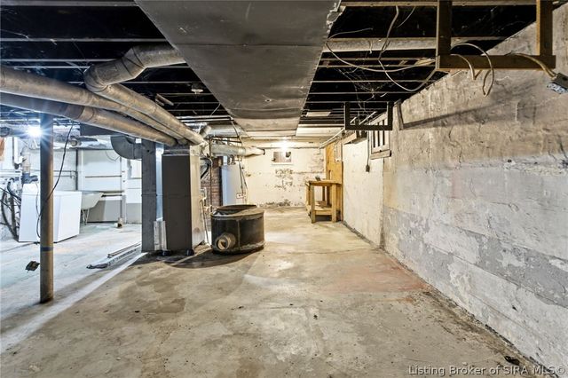 1012 E Court Avenue, Jeffersonville, IN 47130