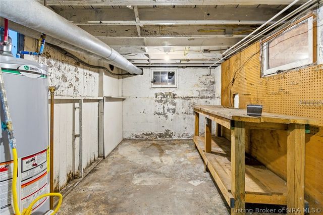 1012 E Court Avenue, Jeffersonville, IN 47130