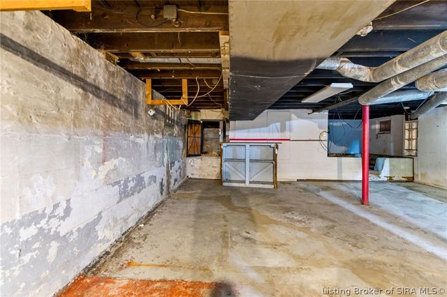 1012 E Court Avenue, Jeffersonville, IN 47130