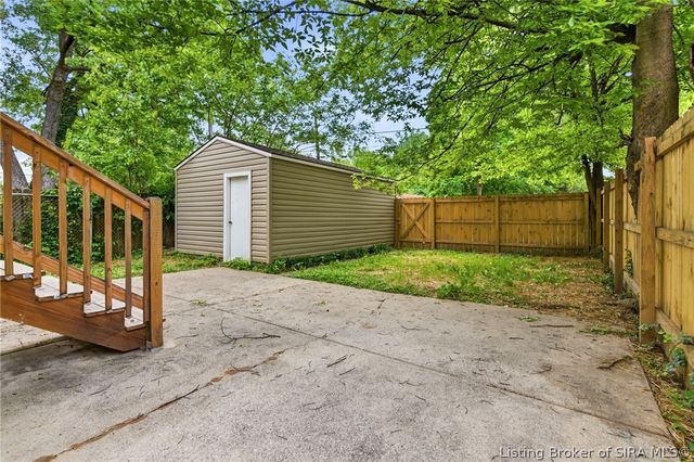 1012 E Court Avenue, Jeffersonville, IN 47130