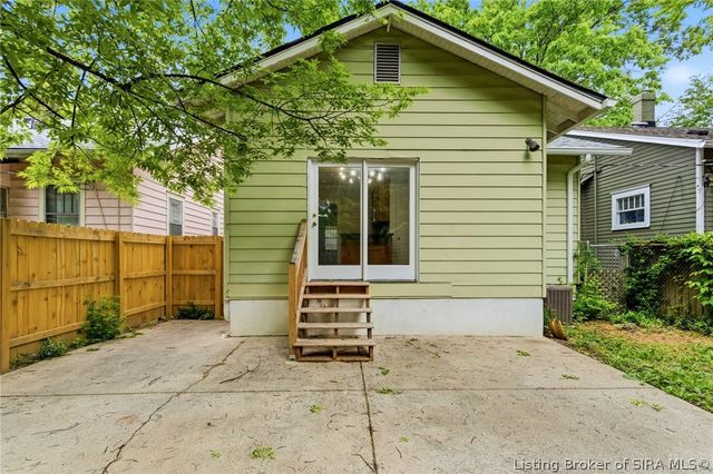 1012 E Court Avenue, Jeffersonville, IN 47130