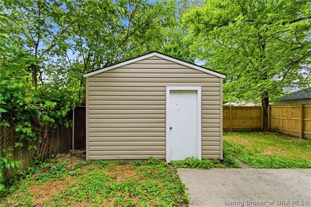 1012 E Court Avenue, Jeffersonville, IN 47130