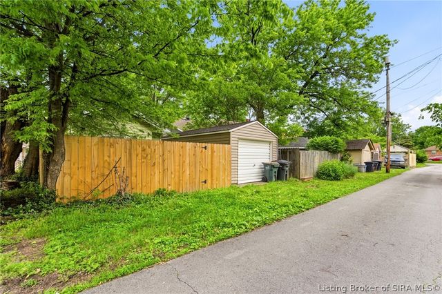 1012 E Court Avenue, Jeffersonville, IN 47130