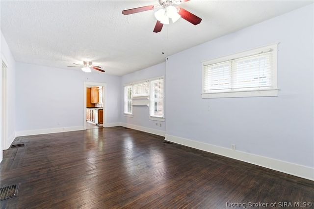 1012 E Court Avenue, Jeffersonville, IN 47130