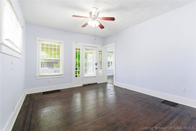 1012 E Court Avenue, Jeffersonville, IN 47130
