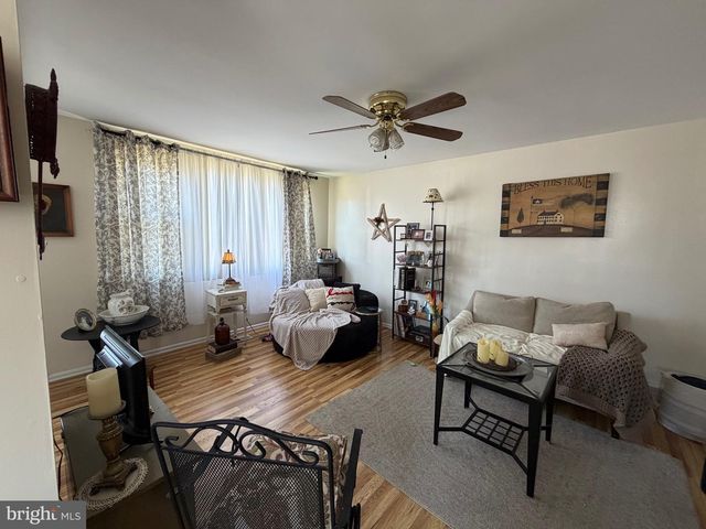 12501 NANTON DR, Philadelphia, PA 19154