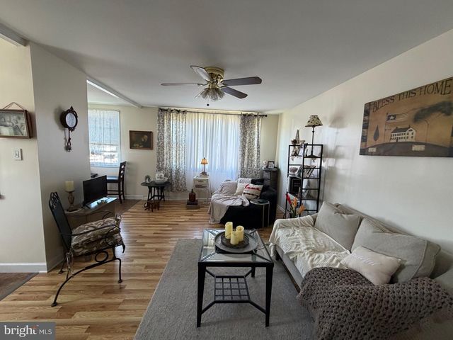 12501 NANTON DR, Philadelphia, PA 19154