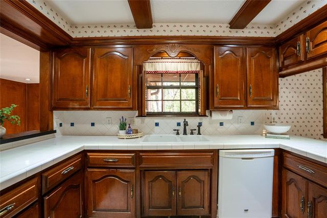 3127 Walnut Road, Norman, OK 73072