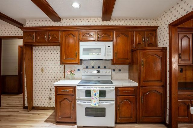 3127 Walnut Road, Norman, OK 73072