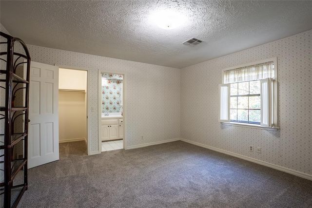 3127 Walnut Road, Norman, OK 73072