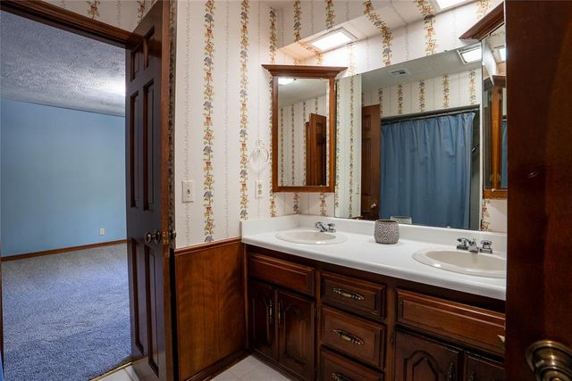 3127 Walnut Road, Norman, OK 73072