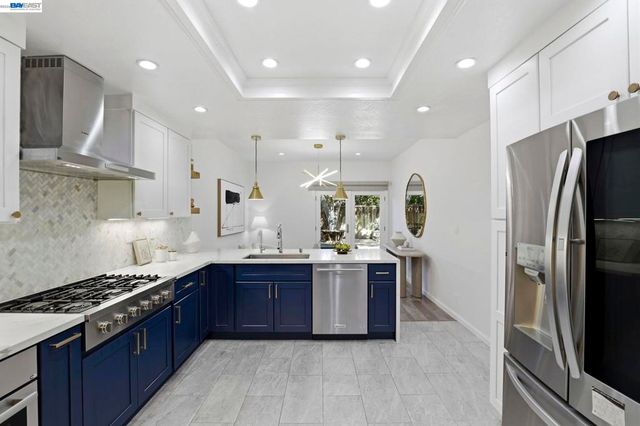 4773 Ridgewood Dr, Fremont, CA 94555