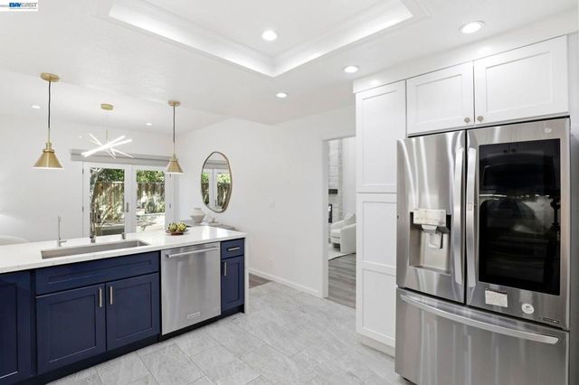 4773 Ridgewood Dr, Fremont, CA 94555