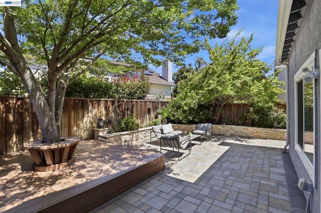 4773 Ridgewood Dr, Fremont, CA 94555