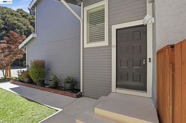 4773 Ridgewood Dr, Fremont, CA 94555