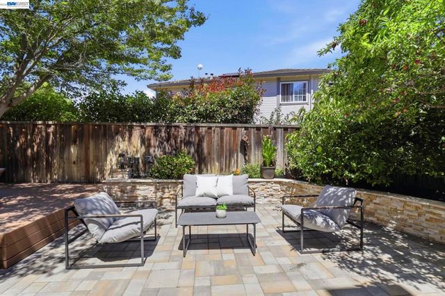 4773 Ridgewood Dr, Fremont, CA 94555
