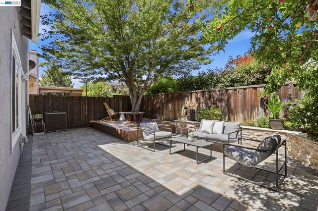 4773 Ridgewood Dr, Fremont, CA 94555