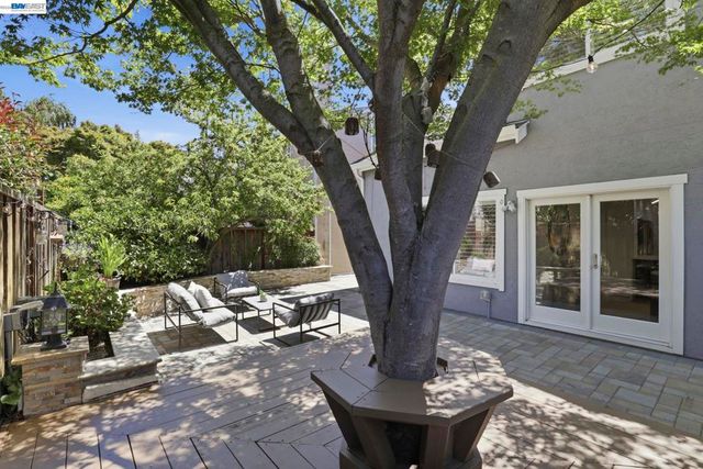 4773 Ridgewood Dr, Fremont, CA 94555