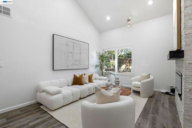 4773 Ridgewood Dr, Fremont, CA 94555