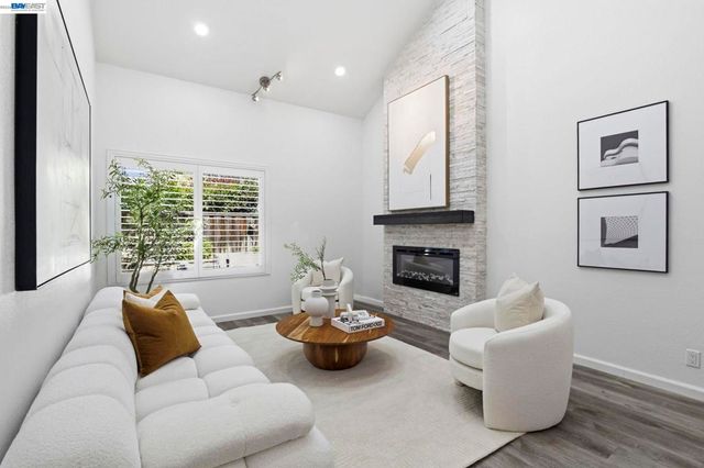 4773 Ridgewood Dr, Fremont, CA 94555