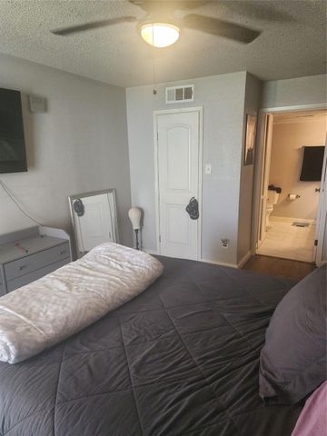 2816 S Bartell Drive 4, Houston, TX 77054