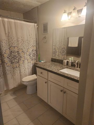 2816 S Bartell Drive 4, Houston, TX 77054