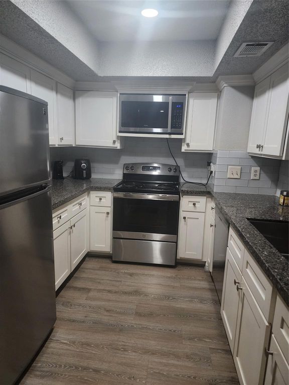 2816 S Bartell Drive 4, Houston, TX 77054