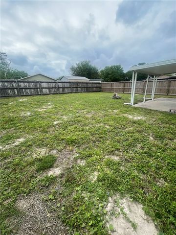 2418 Vialoux Dr, Corpus Christi, TX 78418