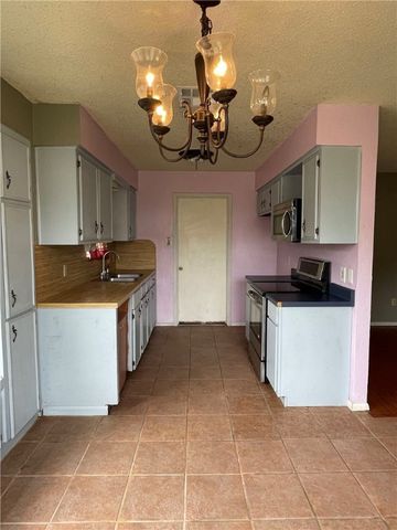 2418 Vialoux Dr, Corpus Christi, TX 78418