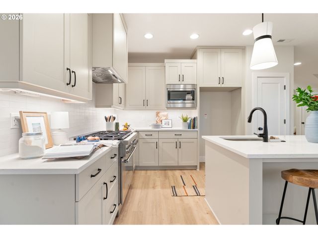 2873 Nw 114TH Ter, Portland, OR 97229