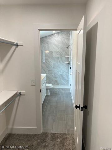 9400 Roland Drive, Hamburg Township, MI 48116