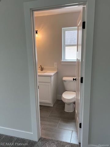 9400 Roland Drive, Hamburg Township, MI 48116