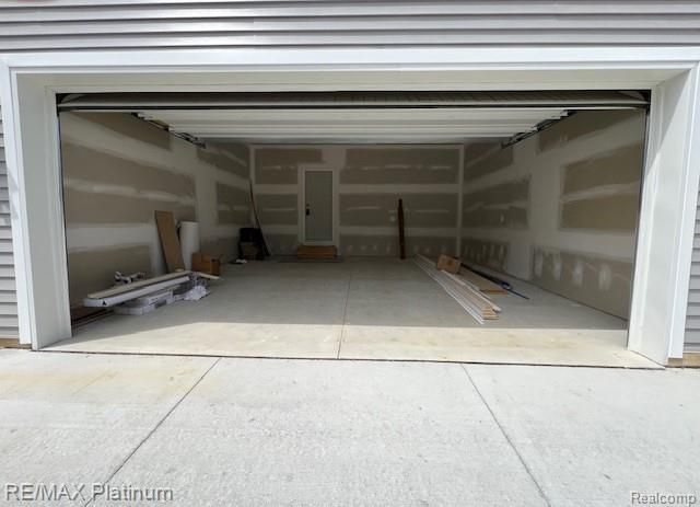 9400 Roland Drive, Hamburg Township, MI 48116