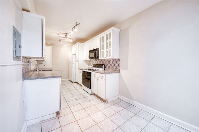 372 S Highland Ave 103, Shadyside, PA 15206