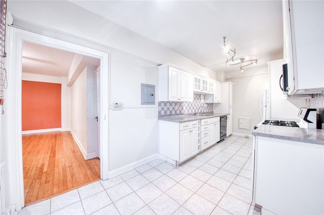 372 S Highland Ave 103, Shadyside, PA 15206