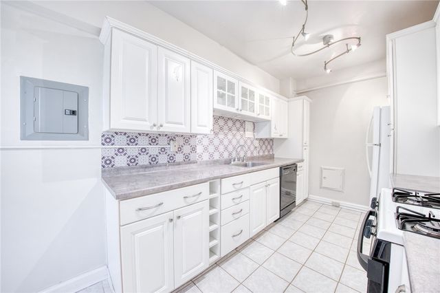 372 S Highland Ave 103, Shadyside, PA 15206