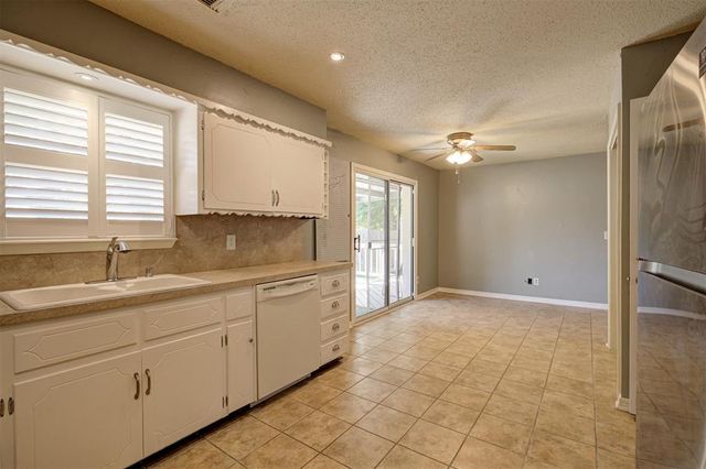 707 Crestmoor Drive, Moore, OK 73160