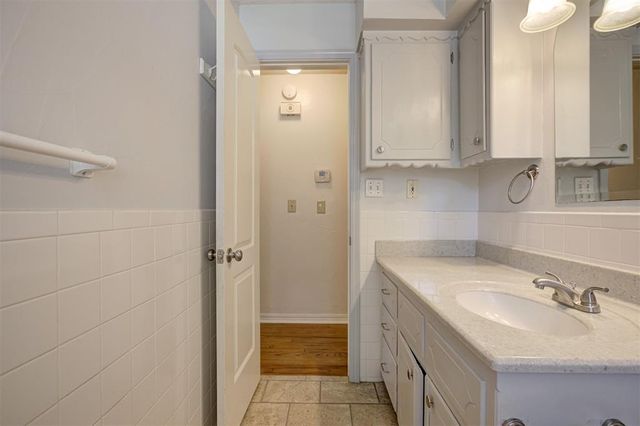 707 Crestmoor Drive, Moore, OK 73160