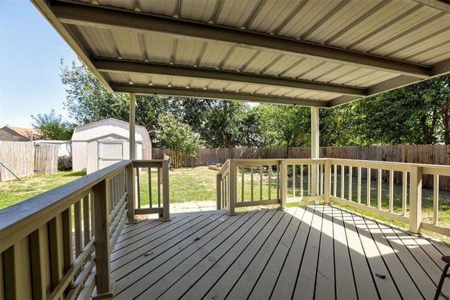 707 Crestmoor Drive, Moore, OK 73160