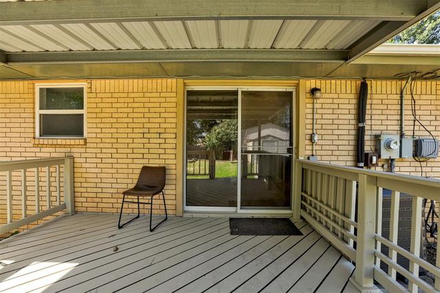 707 Crestmoor Drive, Moore, OK 73160