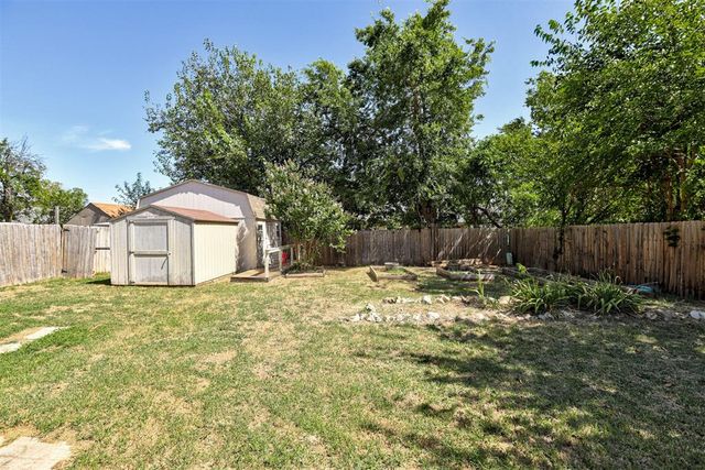 707 Crestmoor Drive, Moore, OK 73160